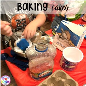 Making pretend cakes for a Birthday Party dramatic play. Perfect for a preschool & pre-k classroom. #dramaticplay #preschool #pre-k #birthdaytheme