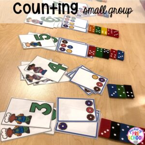 Counting small group. Small group ideas, tip,s and tricks for preschool, pre-k, and kindergarten FREE printable list! #smallgroup #preschool #prek #lessonplans