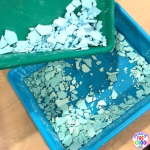 Oobleck clean up hack! How to make oobleck goop for a winter theme! Sensory fun for preschool, pre-k, and kindergarten! #sensory #oobleck #preschool