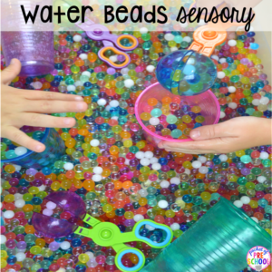 Water beads sesnory bin plus 40 sensory bin ideas for the whole year! #sensorybin #sensorytable #sensory #sesoryplay #preschool #prek #kindergarten