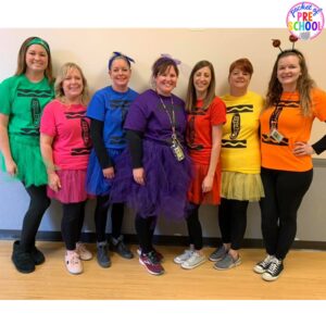 Crayon Set Halloween costume plus 25 more adorable and easy Halloween costumes for teachers. #preschool #prek #kindergarten #teachercostume #Halloweenteachercostumes
