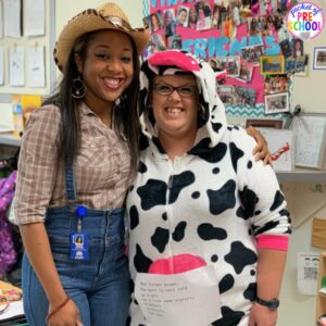 Click Clack Moo Cows That Type and Farmer Brown Halloween costume plus 25 more adorable and easy Halloween costumes for teachers. #preschool #prek #kindergarten #teachercostume #Halloweenteachercostumes