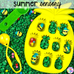 Summer sensory bin plus 40 sensory bin ideas for the whole year! #sensorybin #sensorytable #sensory #sesoryplay #preschool #prek #kindergarten