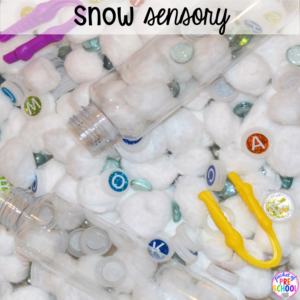 Snow sensory bin plus 40 sensory bin ideas for the whole year! #sensorybin #sensorytable #sensory #sesoryplay #preschool #prek #kindergarten