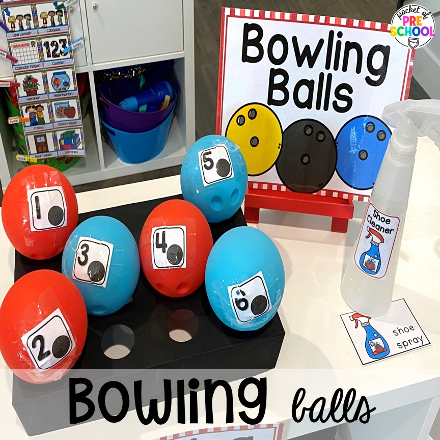 Bowling balls with numbers so students can put them in numerical order. Check out this fun and engaging bowling alley dramatic play center for preschool, pre-k, and kindergarten students to practice social skills, literacy, and math!