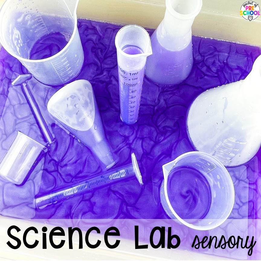 How to make a science table sensory bin to explore capacity! Check out more water sensory bins for your preschool, pre-k, or kindergarten classroom.