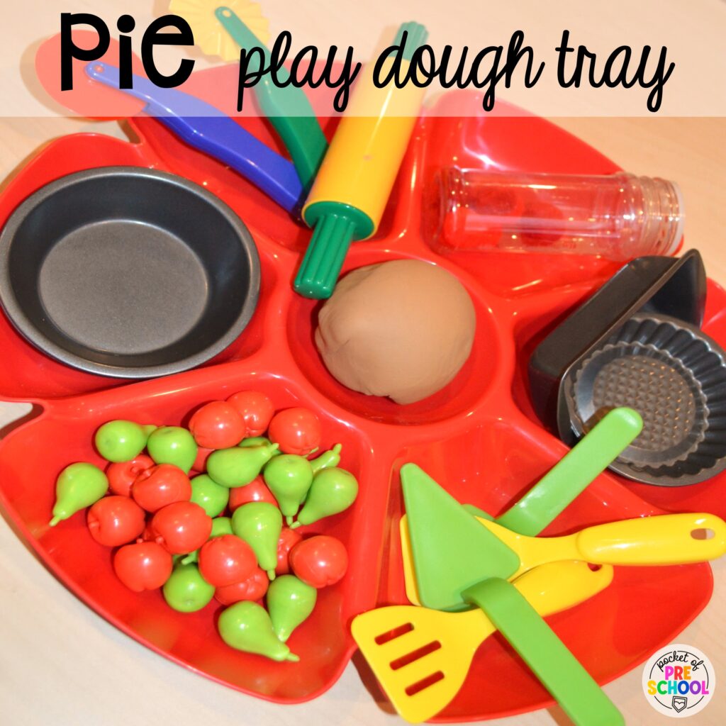 Pie Play Dough Tray for a food, baking, fall, apple, or Thanksgiving theme. Play dough trays for all seasons, holidays, and tons of themes for your preschool, pre-k, and kindergarten classrooms.