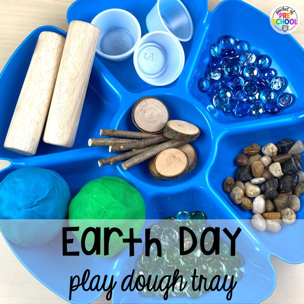 Earth Day play dough tray to celebrate our Earth with our little learners. Play dough trays for all seasons, holidays, and tons of themes for your preschool, pre-k, and kindergarten classrooms.