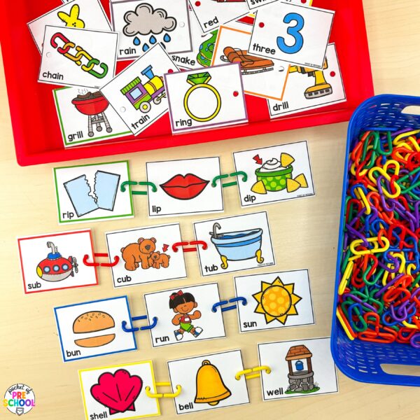 Practice rhymes with your preschool, pre-k, and kindergarten students with these fun chain link cards.