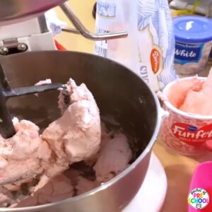 Make Valentine's icing play dough for the perfect sensory play option for preschool, pre-k, and kindergarten students.