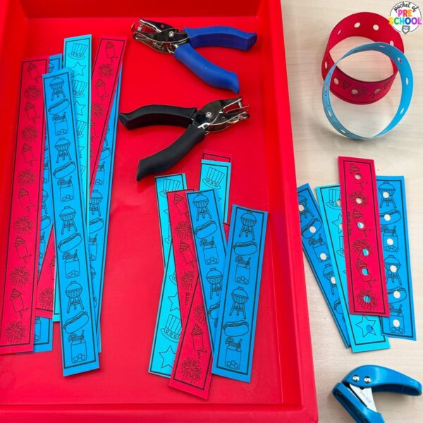 USA activities and centers for preschool, pre-k, and kindergarten students. These are perfect for President's Day, 4th of July, election time, or Veteran's Day.