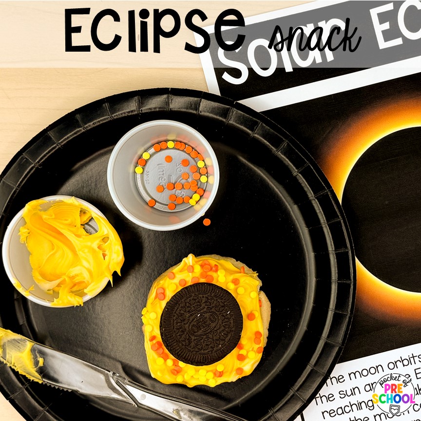 Solar Eclipse snack! Get ready for the solar eclipse with these engaging ideas for your preschool, pre-k, and kindergarten classrooms.