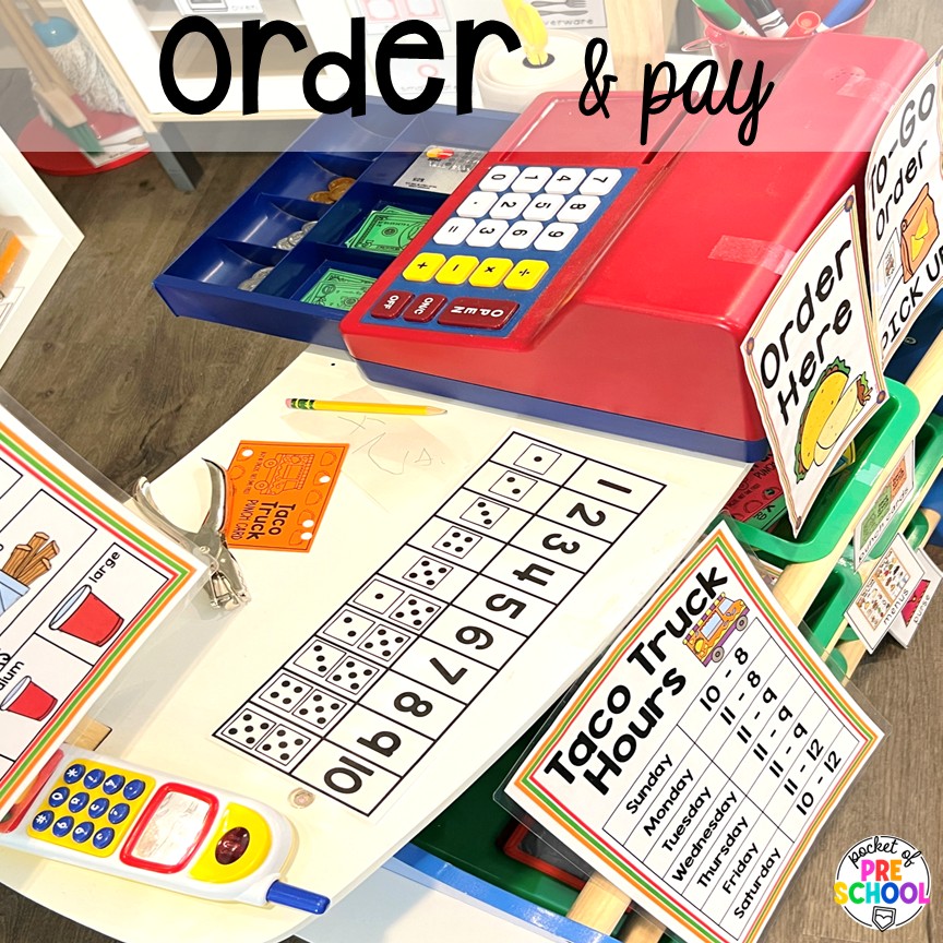 Order & pay! Transform your dramatic play area into a taco truck for a fun fiesta! Students can order, make food, or be the cashier while they pretend and play with their peers.