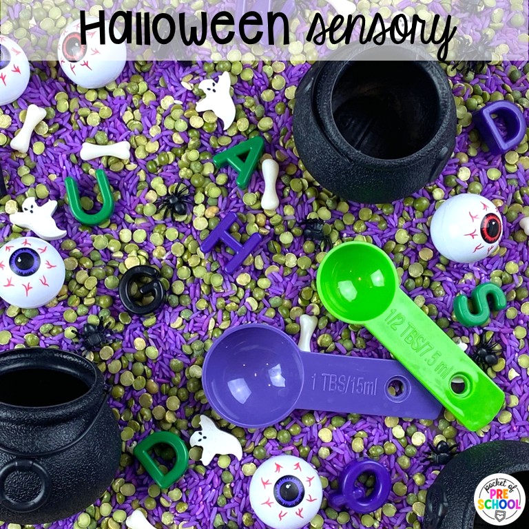 20+ Holiday Sensory Tables for Preschool, Pre-K, and Kindergarten 20 Halloween Sensory! Holiday sensory tables for every holiday with various sensory fillers and sensory tools that incorporate math, literacy, and science into play. #sensorytable #sensorybin #sensoryplay #preschool #prek